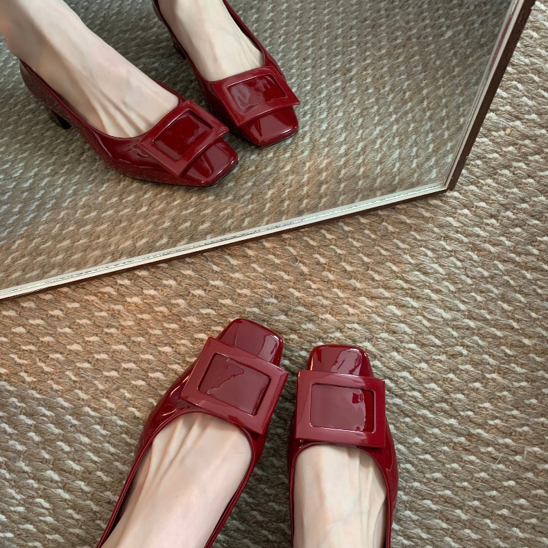 Versión de piel de vaca ~ Tacones altos de tacón grueso de cuero con hebilla cuadrada francesa