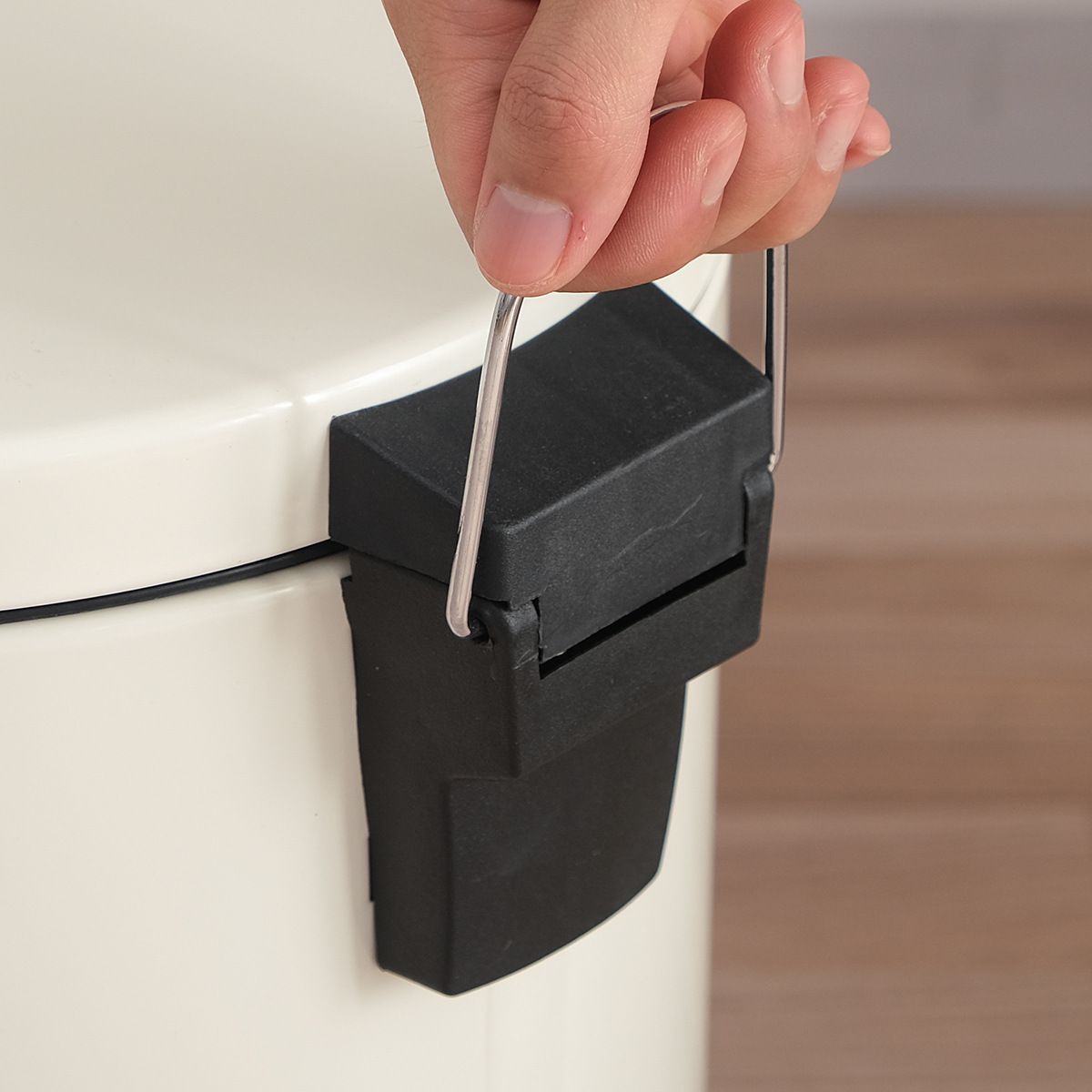 Bote de basura abatible redondo beige transfronterizo Cocina doméstica Pedalear con tapa Cubo de limpieza silencioso