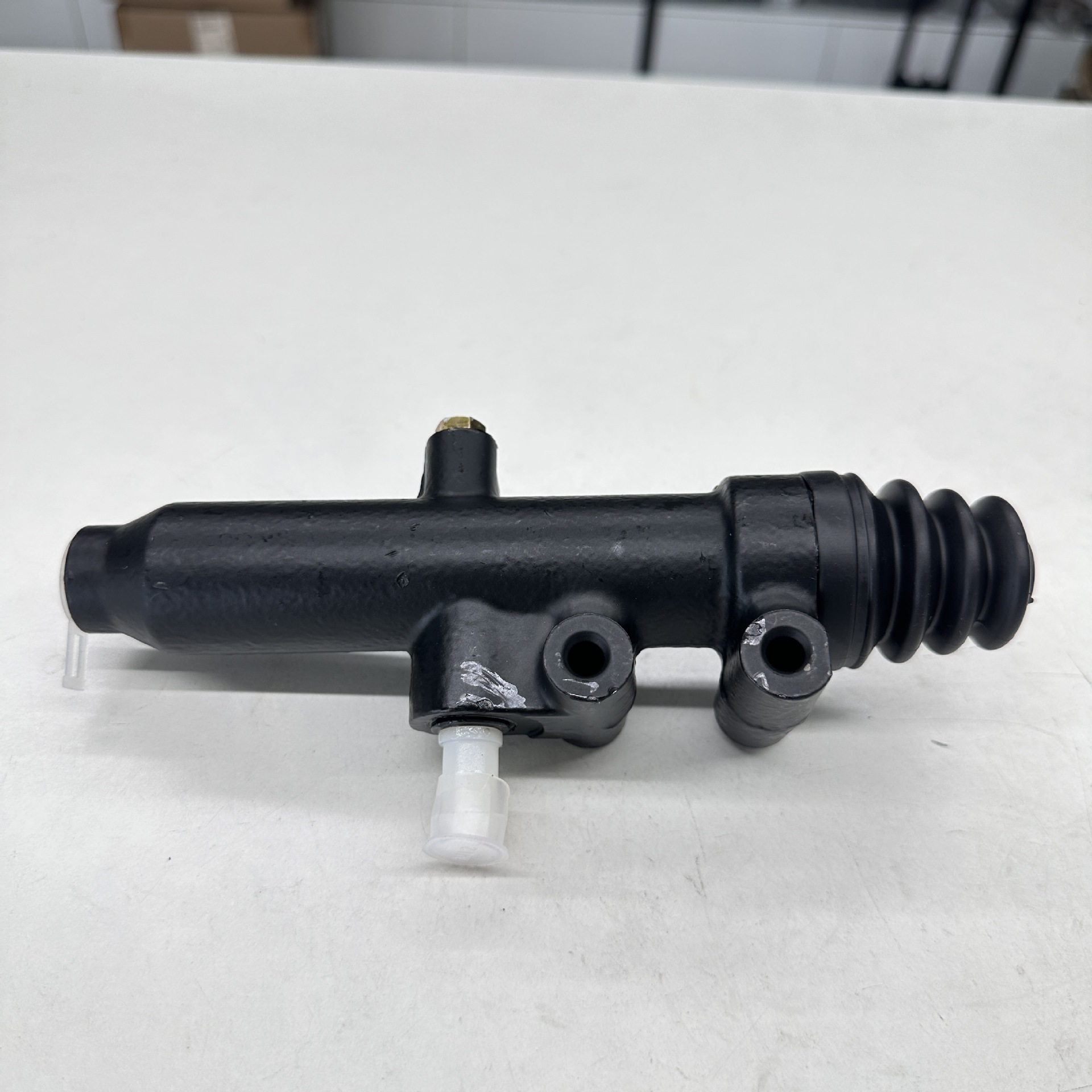 Suitable for Mercedes-Benz Truck Clutch Master Cylinder 0012950806 0012953006