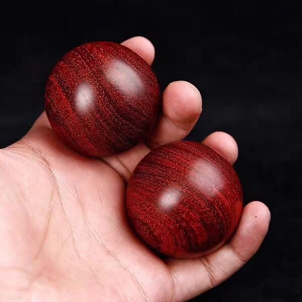 Factory wholesale lobular rosewood fitness handball wood carving hand piece massage ball health ball wooden hand player turn Factory wholesale lobular rosewood fitness handball wood carving hand piece massage ball health ball wooden hand player turn