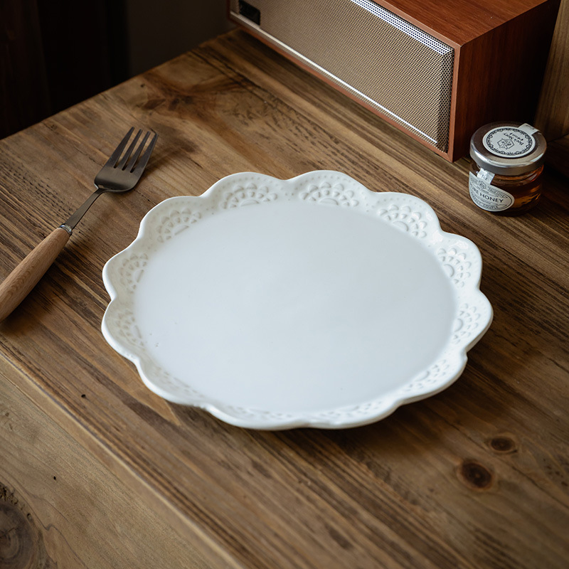 Platos de cerámica de color sólido exquisitos platos de postres de restaurante al por mayor platos de platos caseros platos de platos de alto valor de color platos de platos de comedor