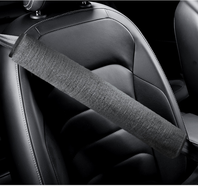 Car Truck universal breathable safety belt cover 27CM50CM shoulder pad anti-tightening anti-wear safety belt cover plush warm