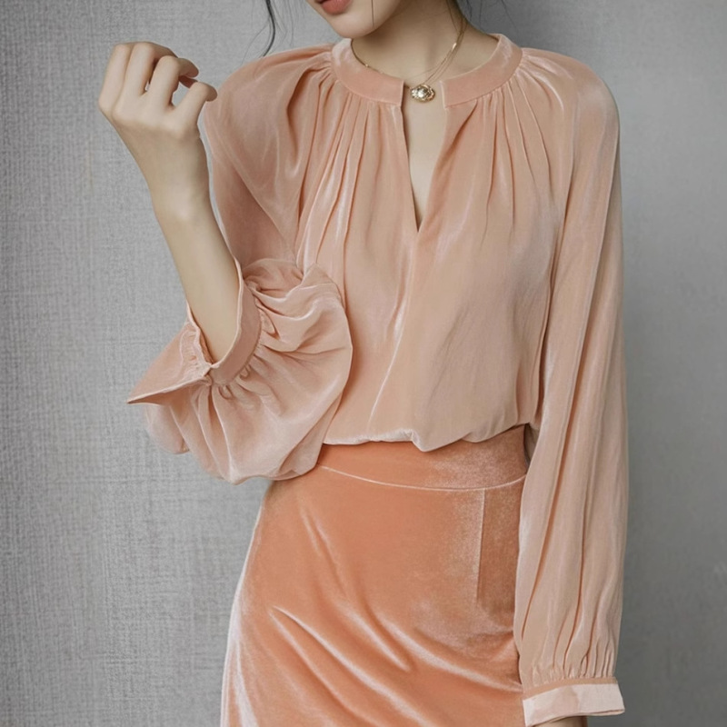 High-End French Style Tops, Elegantal Shirts, Fashionable and Stylish Orange Pink V-Neck Velvet Shirts for Women, 2024 Season New Style High-End French Style Tops, Elegantal Shirts, Fashionable and Stylish Orange Pink V-Neck Velvet Shirts for Women, 2024 Season New Style