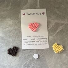 �F؛ Pocket Hug Heart�ڴ������ē�����������Y�漢��վ������