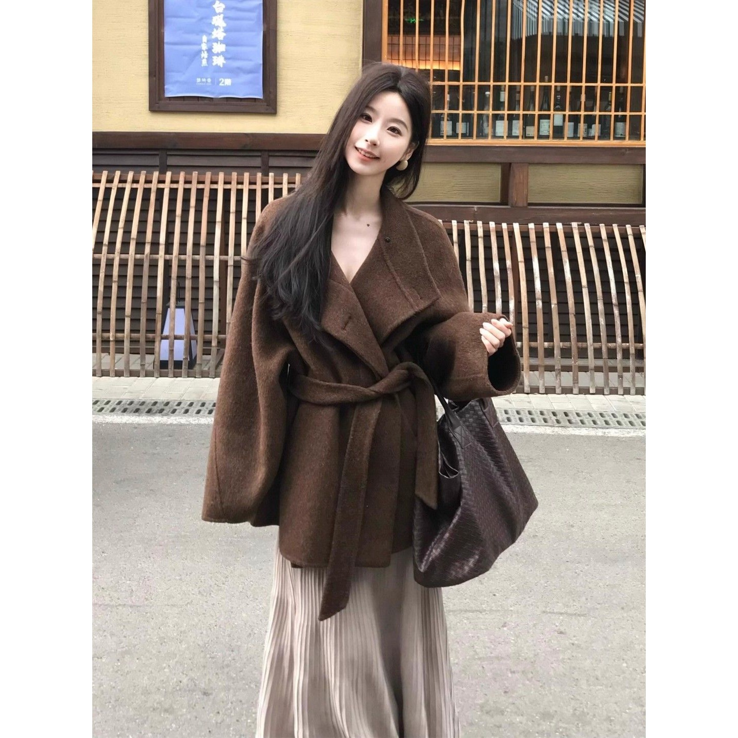 Mocha brown wool coat for petite women, 2026 autumn/winter new collection, high-end style, thickened wool coat with a beautiful color
