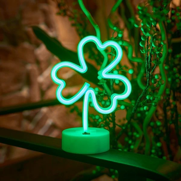 Three -leaf (green) base