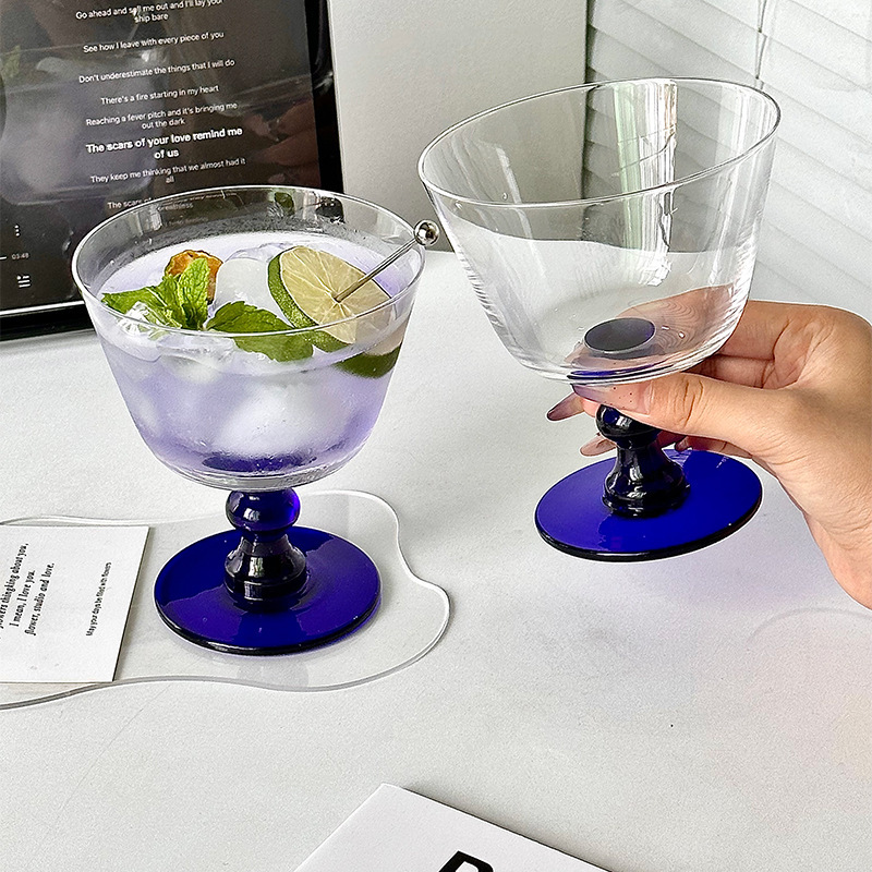Retro de alto nivel azul tazas de vidrio de pie alto para el nicho de tazas de cócteles especiales tazas de champán tazas de bebidas frías