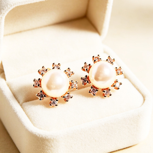 Light Luxury Pearl-Embellished Copper Earrings, Versatile and Elegant Accessories, Direct from Factory for Boutique Stores Light Luxury Pearl-Embellished Copper Earrings, Versatile and Elegant Accessories, Direct from Factory for Boutique Stores