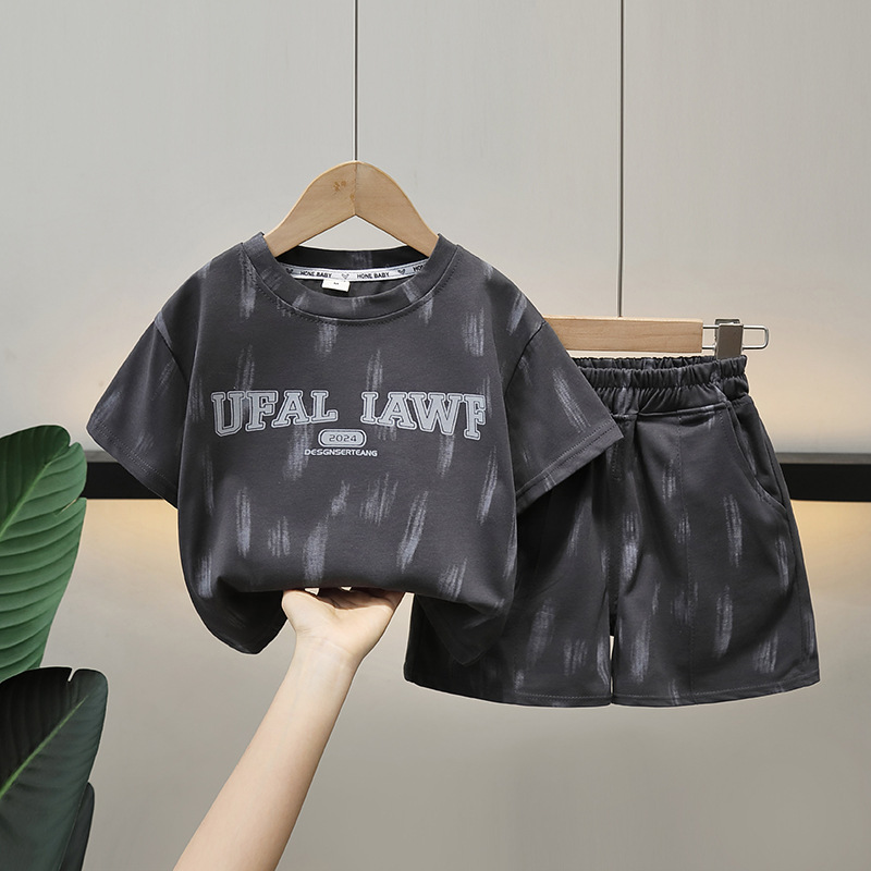 7140 Ropa para niños Traje casual para niños Verano 2025 Nuevo estilo Cool y guapo Camiseta de manga corta para niños Traje de dos piezas para bebés