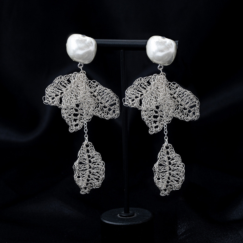 Vintage Metal Wire Hand-woven Hollow Flower Glass Pearl Earrings for Women, High-end Fashion Tassel Earrings