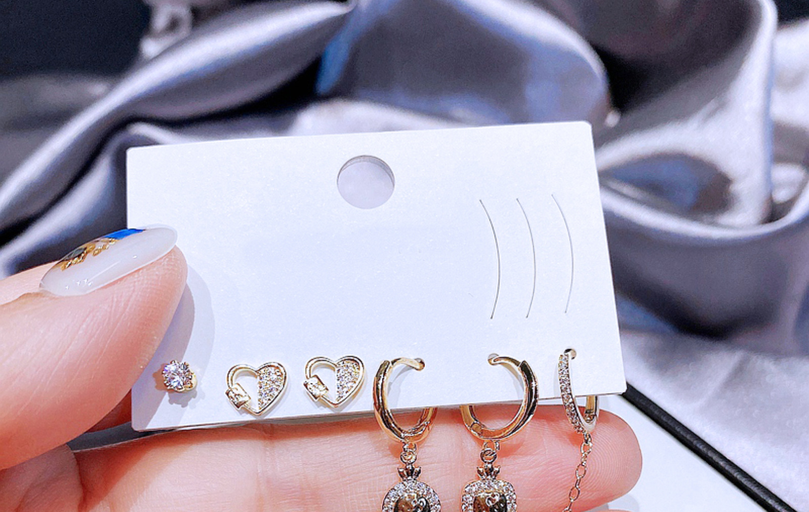 Fashion Earrings Set Zircon Micro-set Heart-shaped Copper Stud Earrings display picture 5