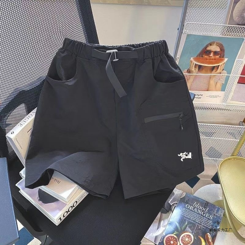 Thin trend shorts for leisure