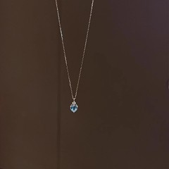 青い海洋の心のネックレスins森系の甘いシンプルな気質の海藍宝のフラッシュドリルの愛のペンダントの鎖