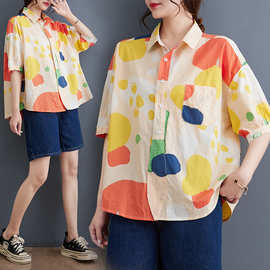 衬衫上衣女2023年新款韩版通勤翻领圆弧下摆彩绘涂鸦高端棉质短袖