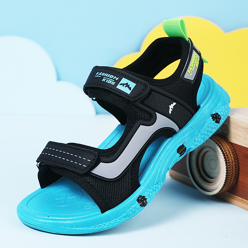 Sandalias para niños 2025 nuevos niños medianos y grandes zapatos de playa de suela suave antideslizantes para niños coreanos de verano sandalias para niños con punta abierta