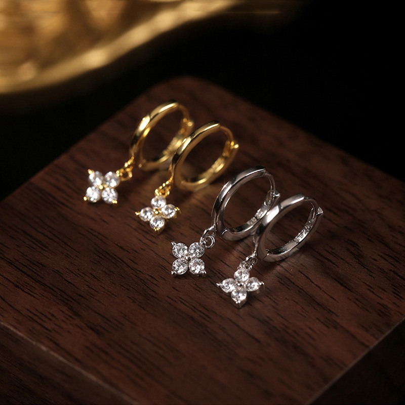 Flash Diamond Four-leaf Clover Ear Buckle Women's Earrings Earrings South Korea Earrings Simple 2025 New Style Simple Personalized Niche