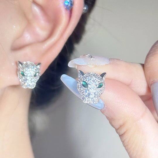 Micro Diamond Leopard Head Earrings 2024 New Hot Style Men's High-end Sense Earrings Women's Niche Zircon Earrings