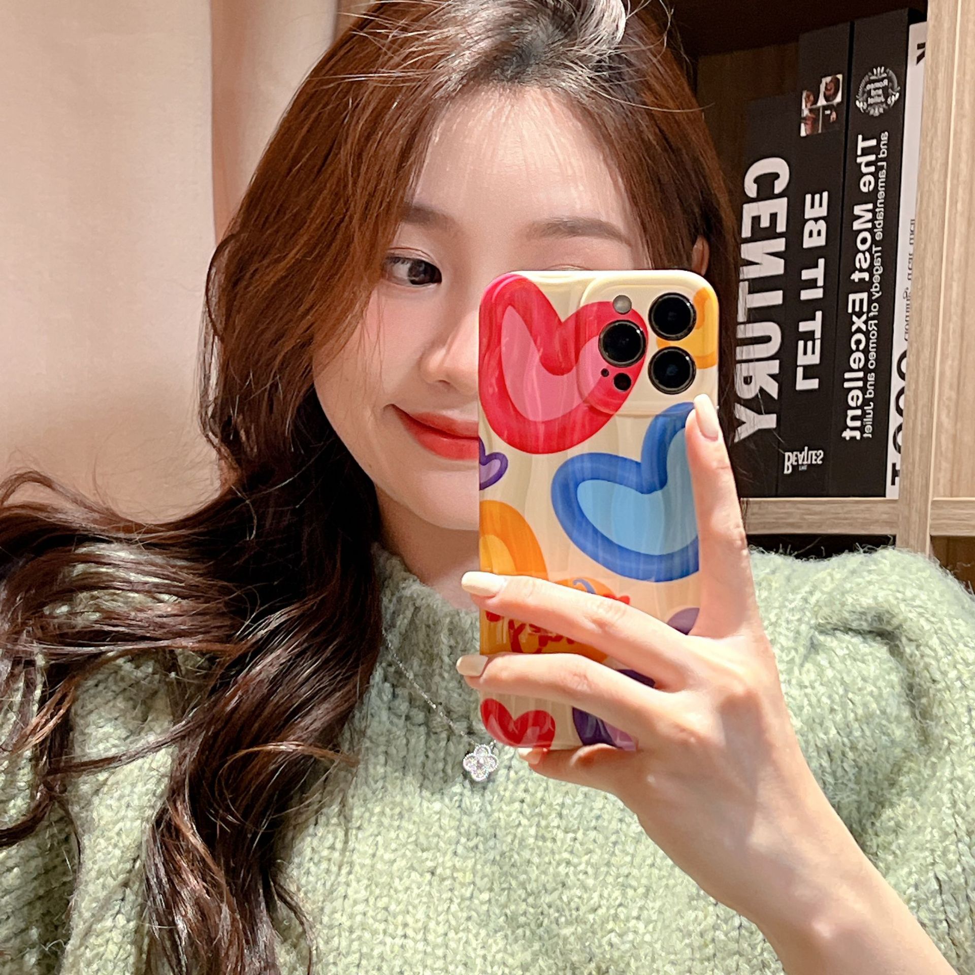 Xiaozhong ins pintura al óleo color amor aplicable iPhone13 funda para teléfono móvil 15ProMax Apple 14P femenino 12 nuevo