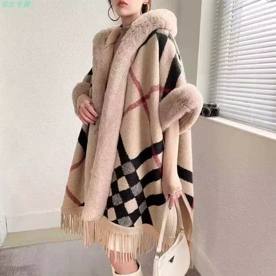 Перхолищный плащ в демисезон, тренч, западный стиль, plus size, с капюшоном и отделкой из искусственного меха