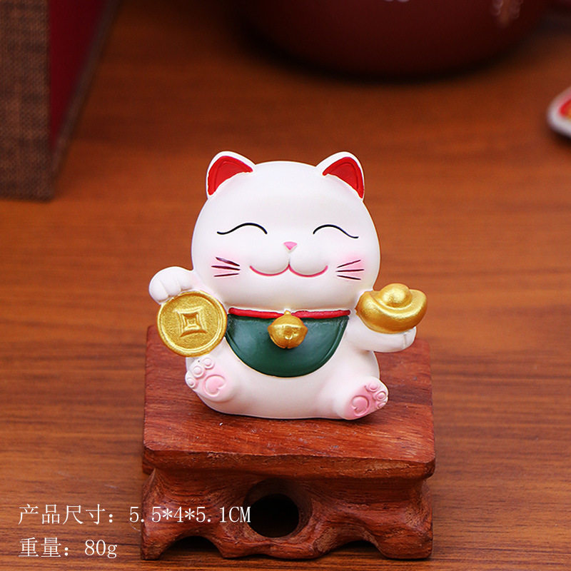 2026 New Car Ornament: Cute Fortune Cat Decoration for Car, Creative Center Console Car Interior Accessory, Internet Sensation