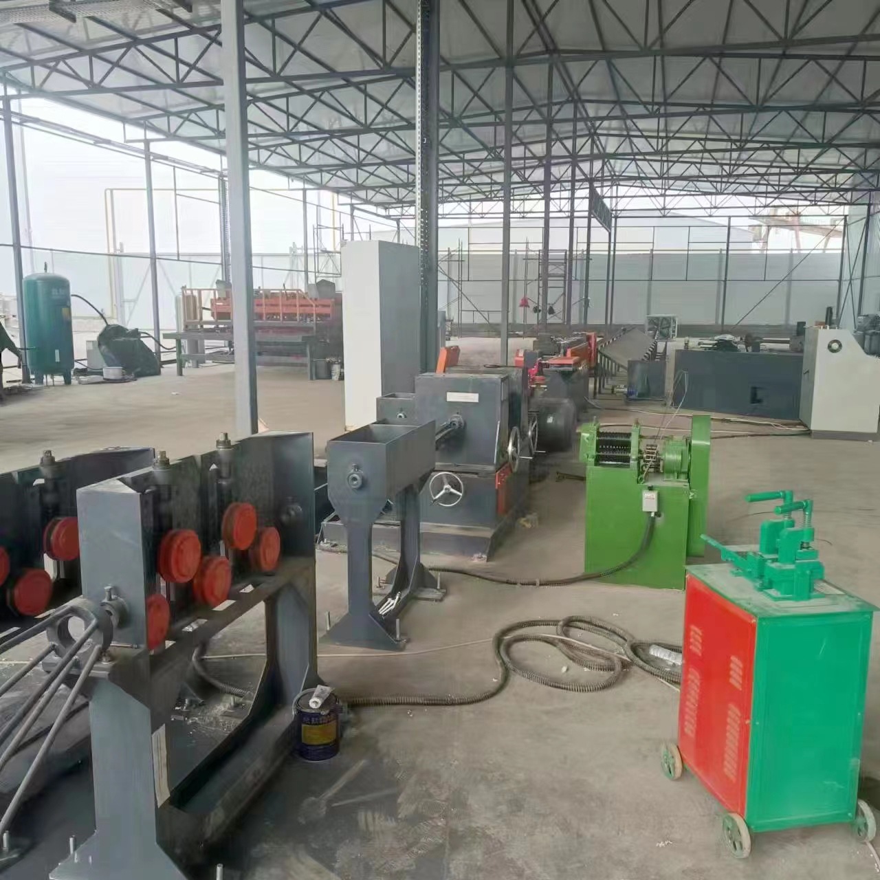 三面肋冷轧带肋钢筋设备的技术参数与特点  螺纹钢筋冷轧机