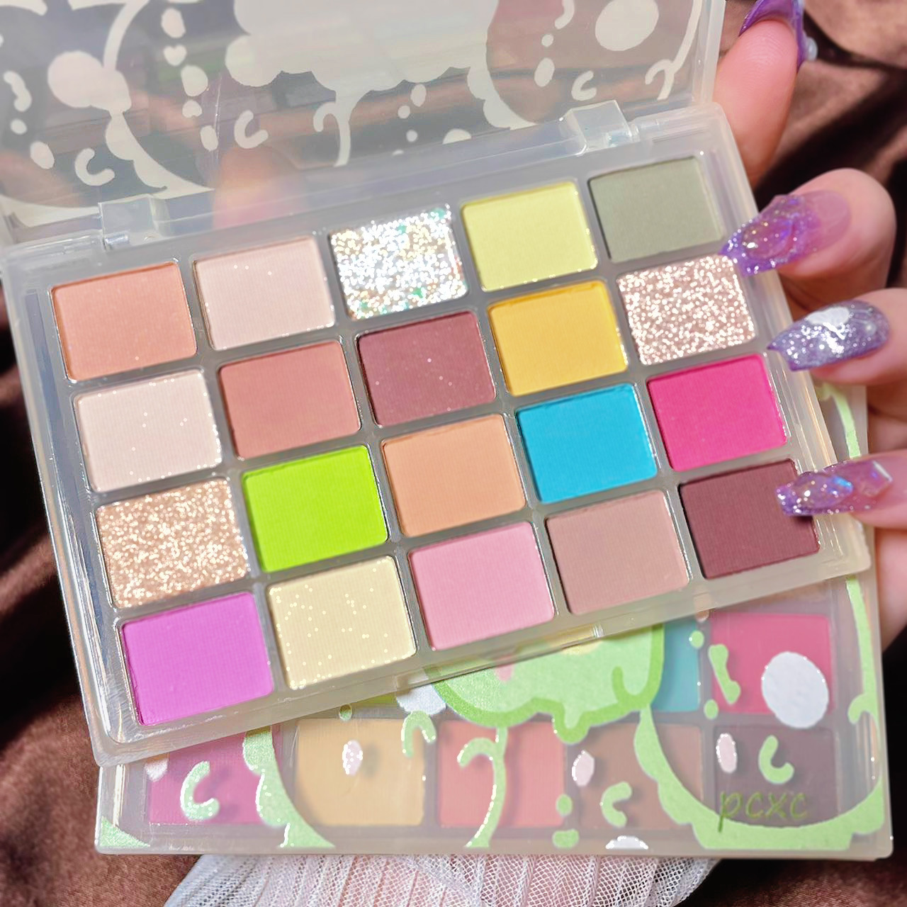 PCXC20 color pequeña sombra de ojos de corazón lindo rubor alto reparación de CD cara mate brillo sombra de ojos de dibujos animados de color tierra