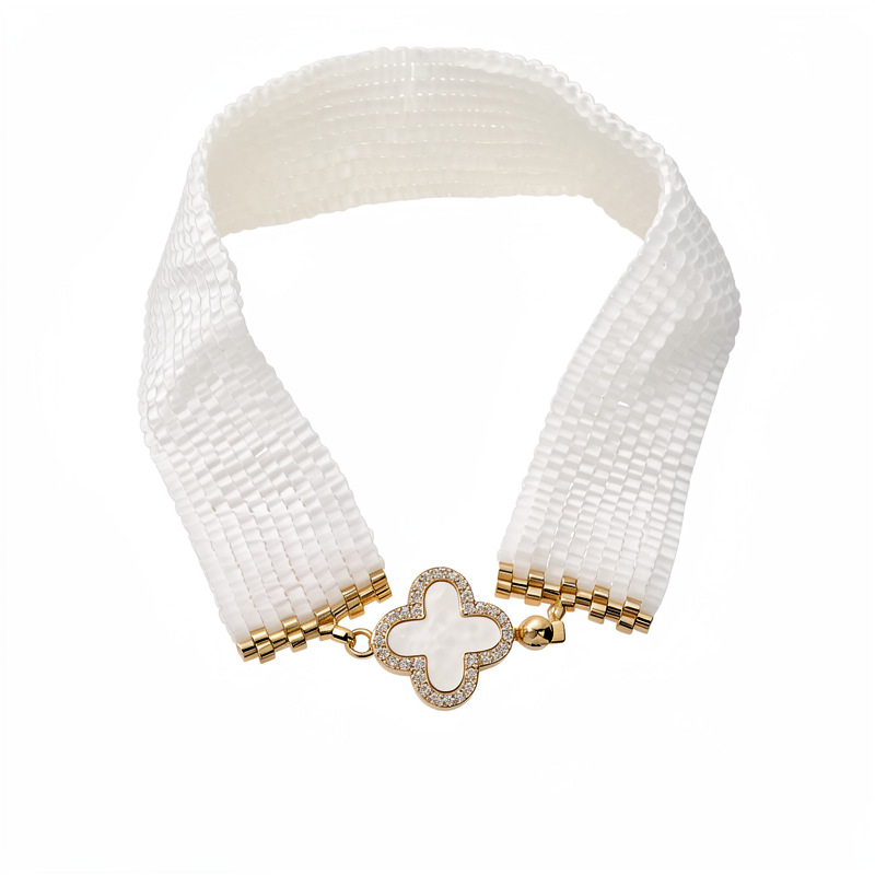 Zircón con cuentas, flor de hierba de la suerte, pulsera ligera de lujo, pulsera de nicho, personalidad temperamento de alta calidad, joyas al por mayor