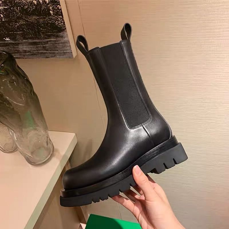Cowhide Version~British Style Mid-Calf Martin Boots 2026 Autumn and Winter Thick-Soled Short Boots with Hidden Height Increase Chelsea Boots for Women