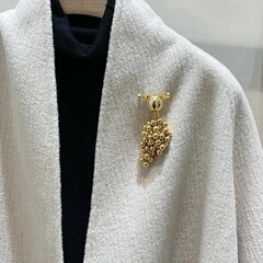 フランスのレトロな小衆の軽い豪華なボールのブドウの串のフリンジブローチのファッション的で高級感があります。