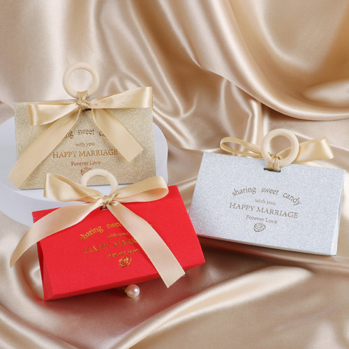 New wooden ring triangular wedding candy box champagne gold portable wedding candy bag engagement souvenir gift box wedding candy box packaging