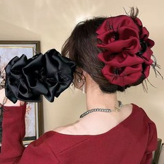 2025缎面云朵泡泡抓夹红色轻奢鸵鸟毛盘发发抓蓬松显发量多鲨鱼夹
