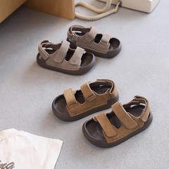 女の子の軽量サンダル 2025 夏の新しい男の子のレトロなローマンビルケンシュトックサンダルアンチキックベビーアウトドアサンダル