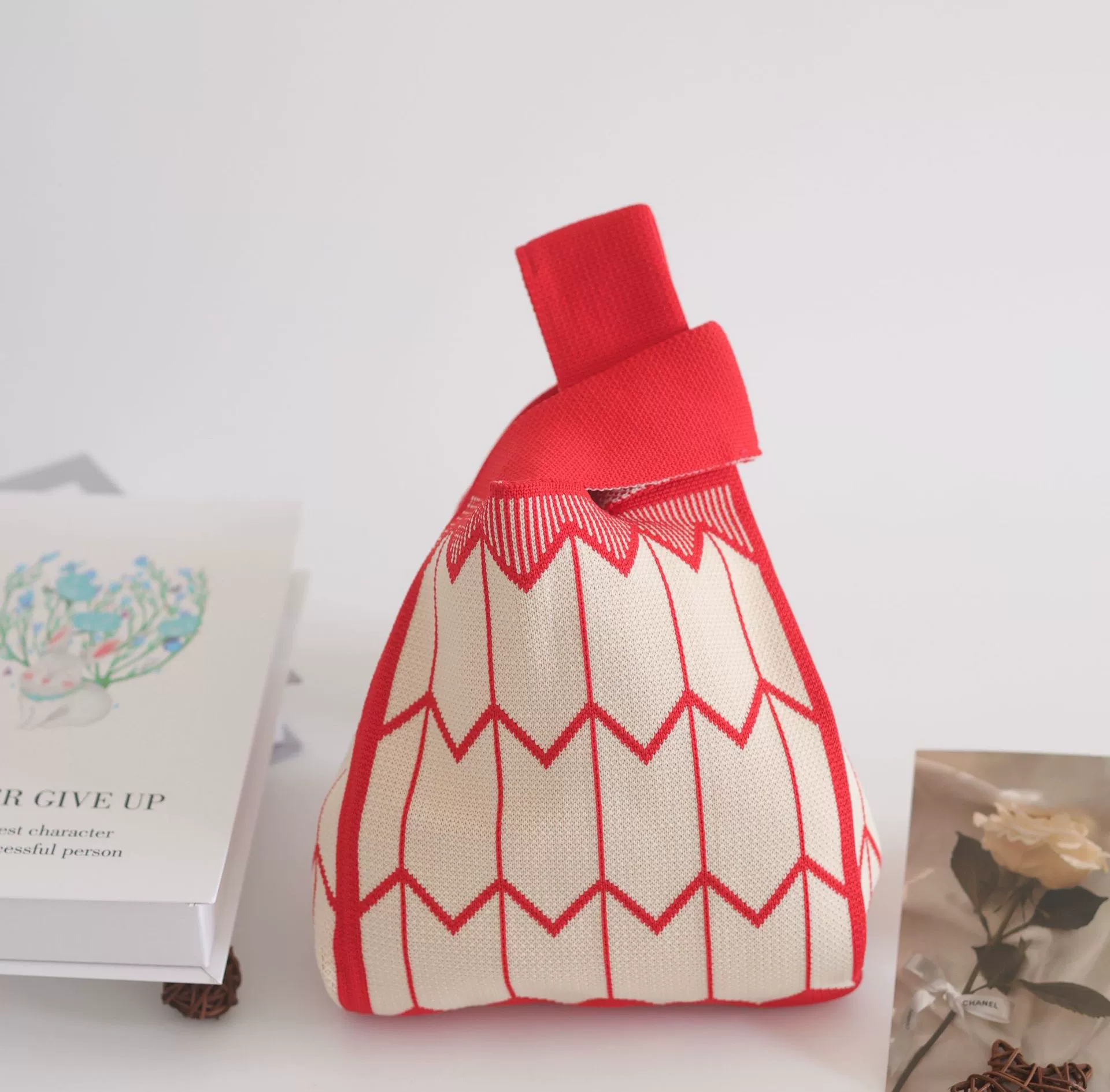 **Trendy Straw Shoulder Bag by 棉立坊 - Perfect for Fashion-Forward Internet Celebrities!**