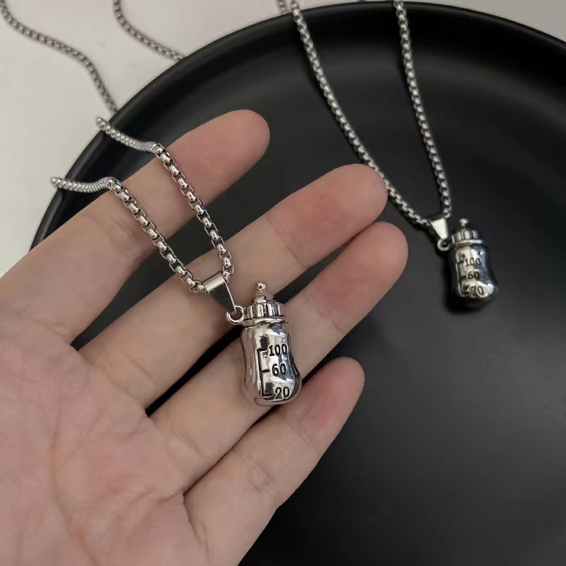 Süße kleine Milchflaschen-Halskette, personalisiertes Hip-Hop-Street-Crowd-Design, Kinderanhänger, trendig für Männer und Frauen_voghion.com