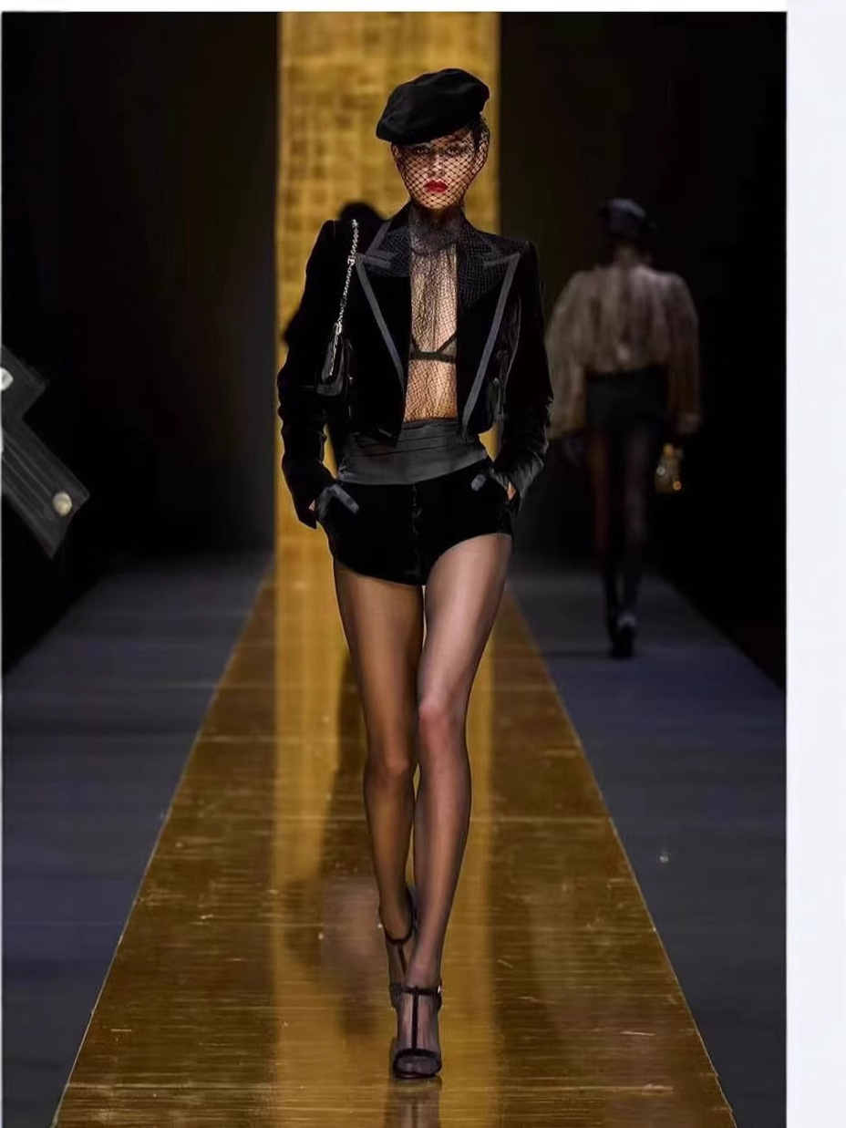 2024aw otoño y invierno nuevo estilo de espectáculo de veludo antiguo abrigo de costura de cintura alta conjunto de pantalones cortos delgados