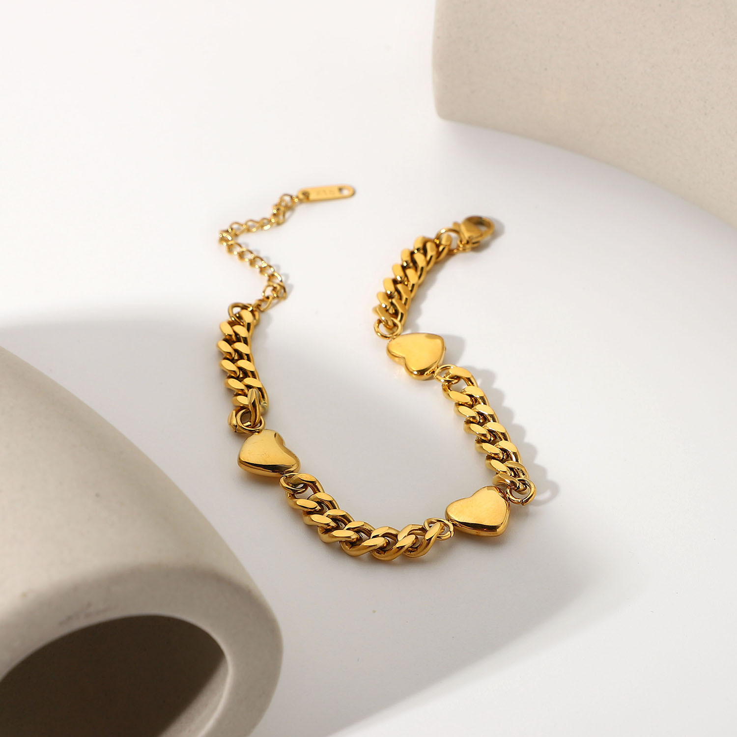 New Three Love Hearts Inlaid Zirconium Cuban Chain Bracelet Vacuum Plating 18k Gold Bracelet Jewelry display picture 3