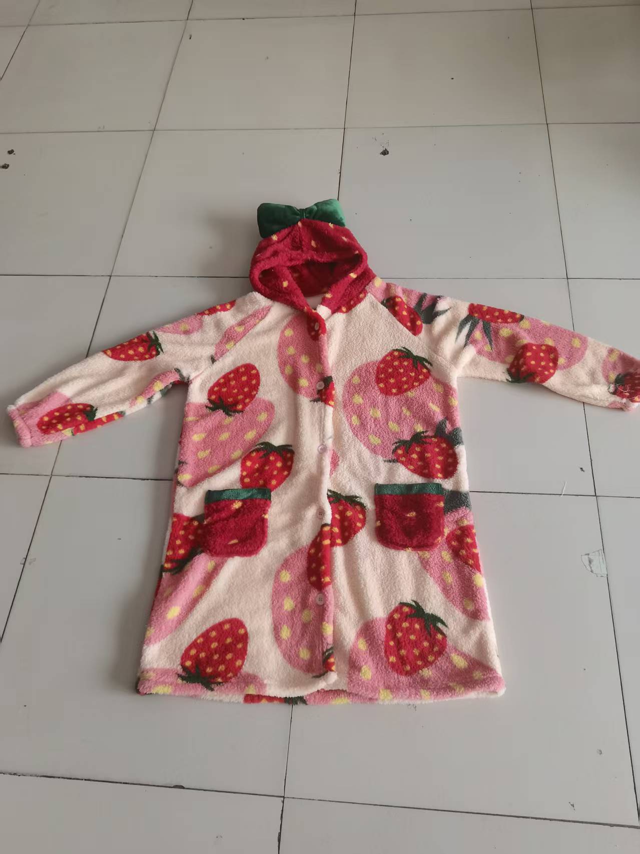 Bata de felpa coralina con capucha y personajes – Gruesa, ideal para invierno y hogar image 22