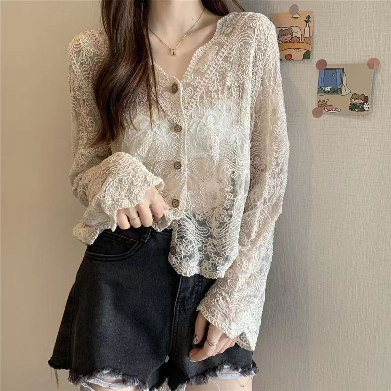 レースの透かし彫りの日焼け止めの服のニットのカーディガンの薄いタイプの女性のサスペンダーのスカートの外で上着の夏のゆったりしている韓国版のコートを掛けます。|undefined