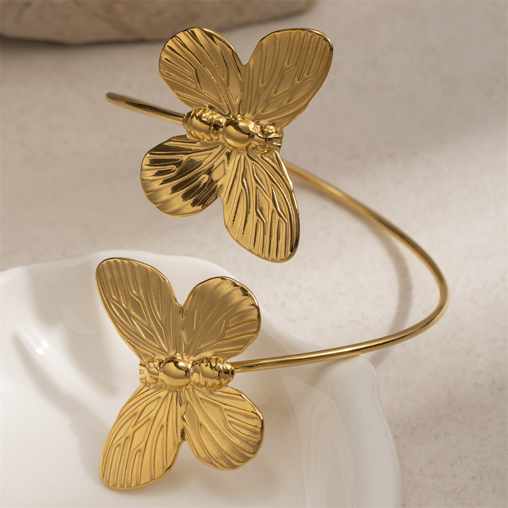Tena pulsera de acero inoxidable europea y americana para mujer, anillo de mariposa de alta calidad, pulsera de acero de titanio de nicho, joyería de explosión transfronteriza para mujer