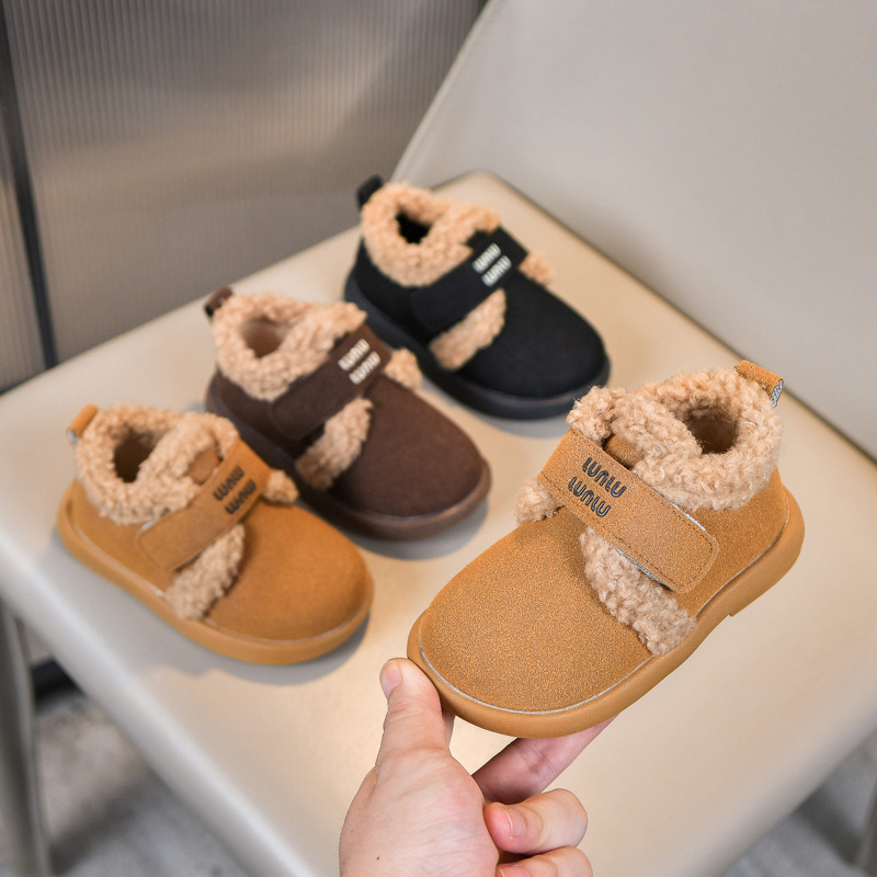 子供のベルベットスニーカー 2025 秋と冬の新しい韓国スタイルの女の子の綿の靴卸売男の子の大きな綿の暖かいビーニー靴|undefined