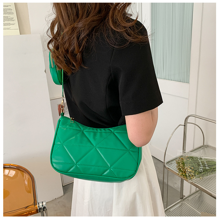 Fashion Solid Color Simple Embroidery Thread Rhombic Shoulder Messenger Bag display picture 4