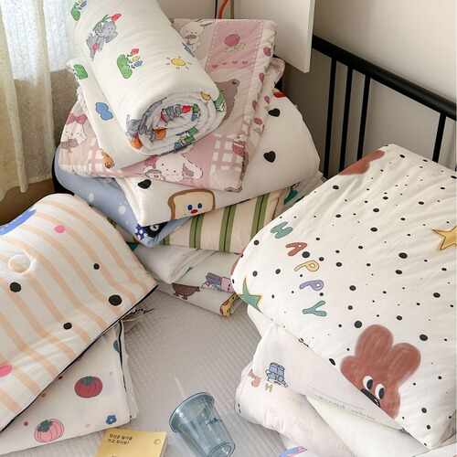Soft der ~ Knitted Yunrou quilt, small fresh cartoon print, skin-friendly and soft, naked sleeping summer quilt, air-conditioned room thin quilt