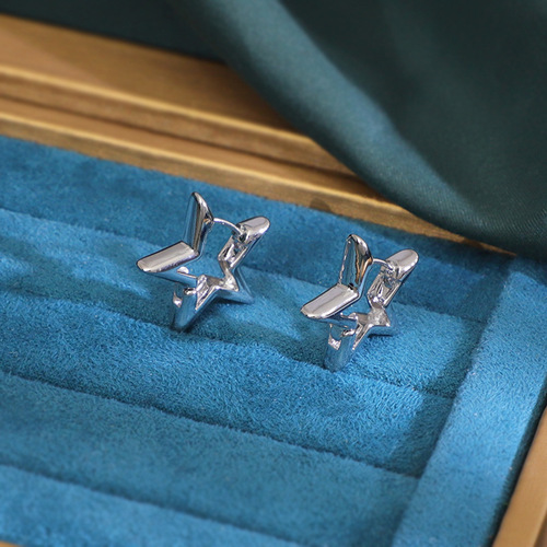 Simple and niche design sense five-pointed star ear buckle temperament hollow geometric zinc alloy exquisite earrings for women direct sales