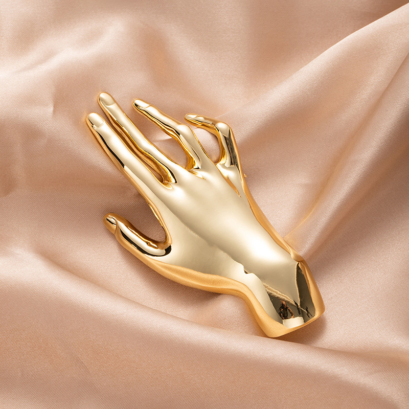 Exaggerated 3d Palm Brooch High-end Metallic Statement Accessory_voghion.com