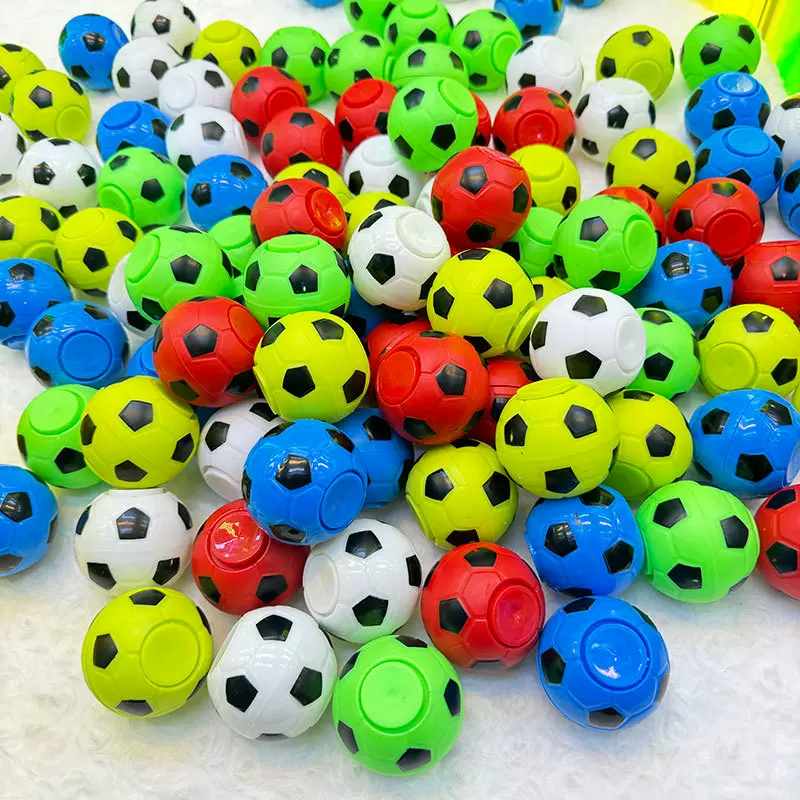 足球指尖旋转陀螺扭蛋玩具球35mm扭蛋机适用礼品创意解压扭蛋批发