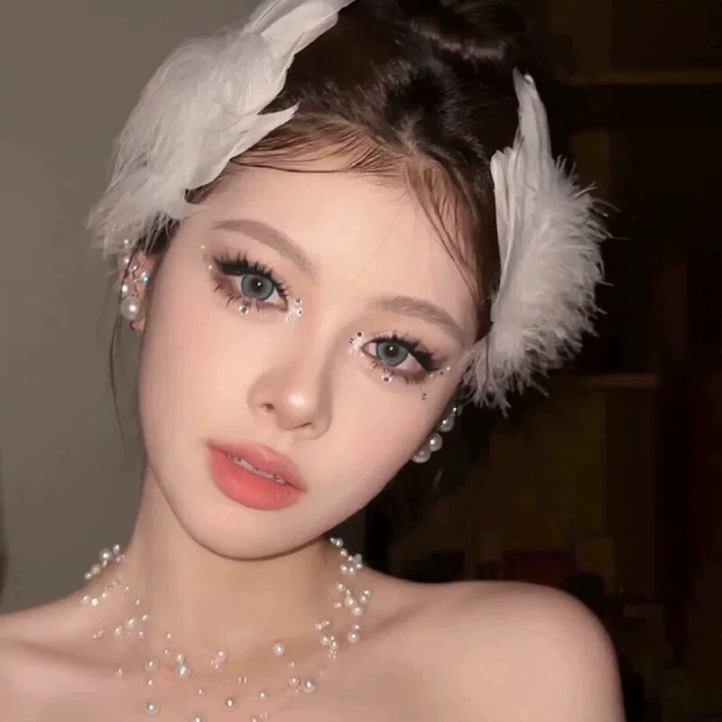 White Feather Hairpin Halloween Hair Accessories Super Fairy cos Swan Dress Up Bride Photo-taking Atmosphere Headwear Hairpin White Feather Hairpin Halloween Hair Accessories Super Fairy cos Swan Dress Up Bride Photo-taking Atmosphere Headwear Hairpin