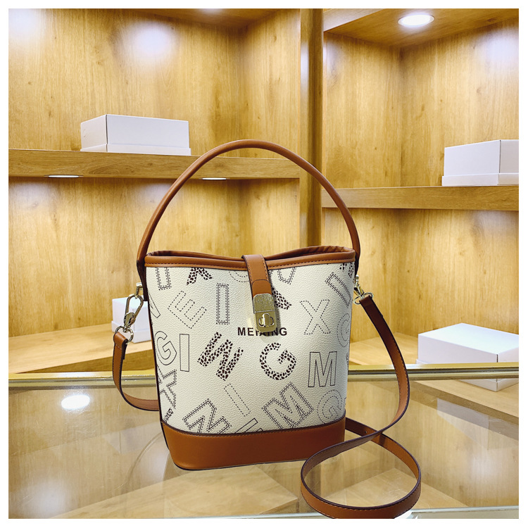 Borsa a tracolla monospalla classica versatile di vendita calda da donna 2023 con lettera stampata nuova_voghion.com