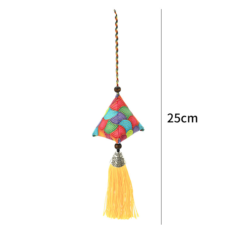 Fiesta del Dragón accesorios colgantes colgantes hechos a mano DIY material linterna de bambú cuerdas coloridas bolsas de incienso perfumadas escoba y coleta