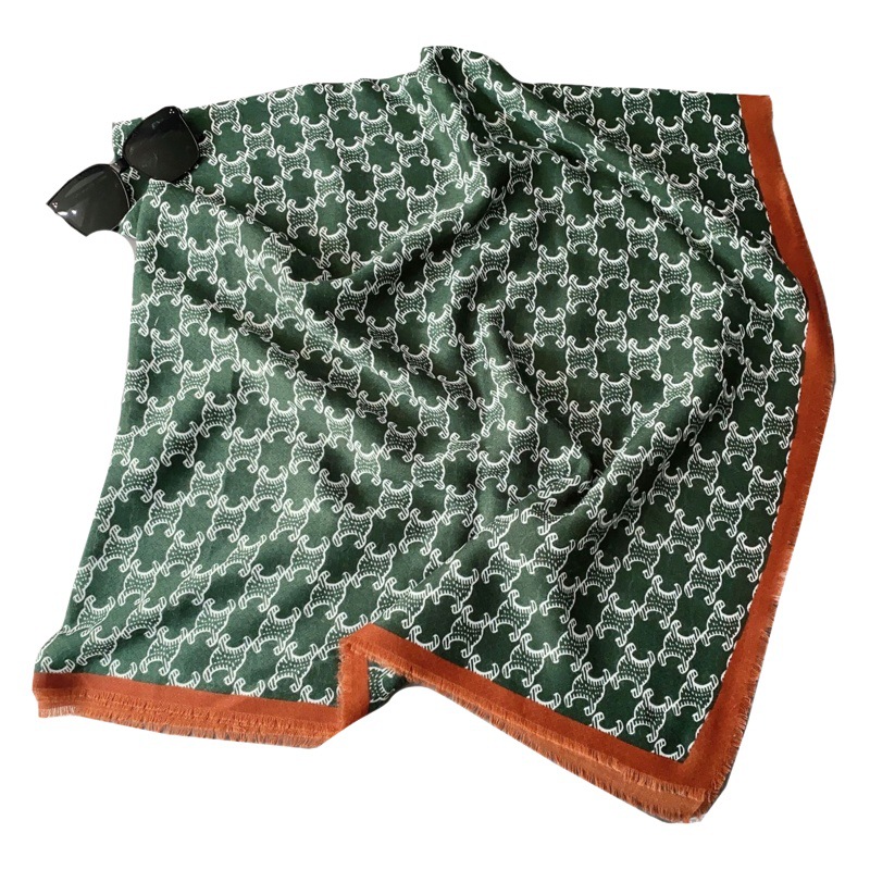 Bufanda de seda nueva primavera y otoño gran bufanda cuadrada moda coreana gran tamaño chal al aire libre playa toalla madre temperamento bufanda