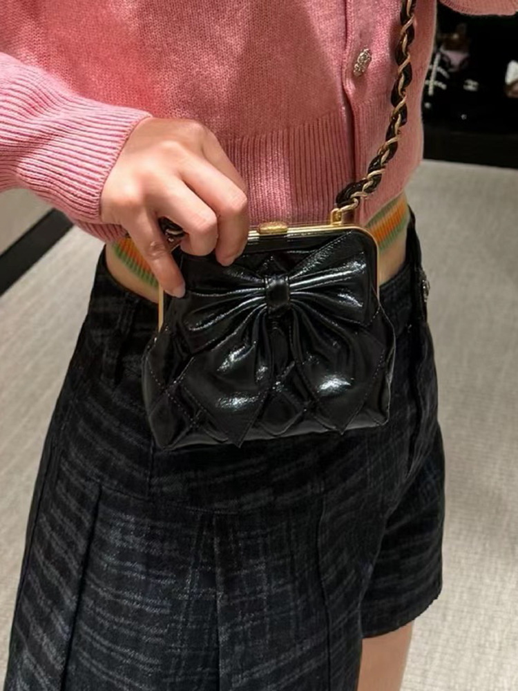 Piccola borsa a tracolla a mano con tracolla singola, design di nicchia, nuova borsa a tracolla da donna con catena, fibbia, oro, alla moda_voghion.com